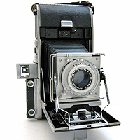 Polaroid 110 Pathfinder (1952).